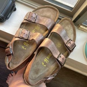 NWOT - Birkenstocks size 11w / mens size 9… never worn